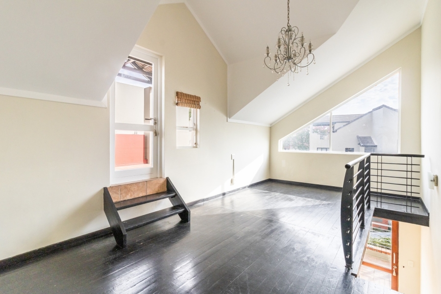 1 Bedroom Property for Sale in Lonehill Gauteng
