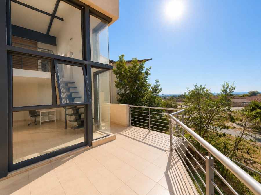 1 Bedroom Property for Sale in Rooihuiskraal North Gauteng