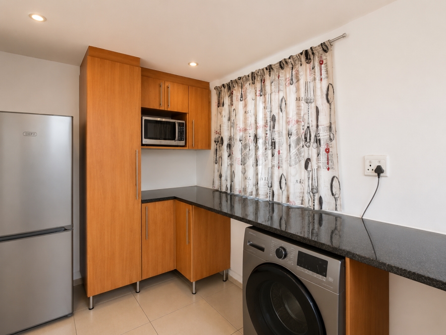 1 Bedroom Property for Sale in Rooihuiskraal North Gauteng