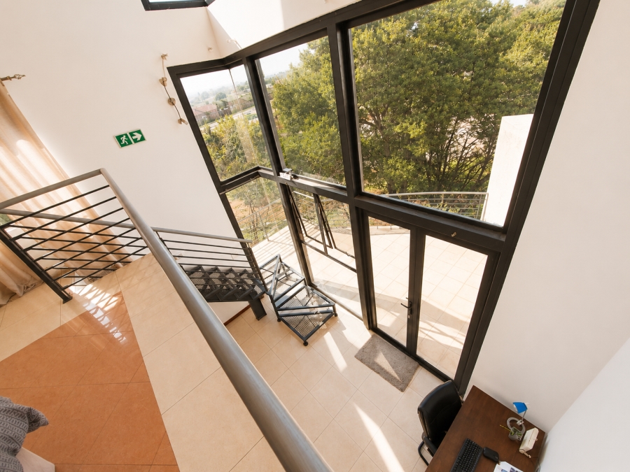 1 Bedroom Property for Sale in Rooihuiskraal North Gauteng
