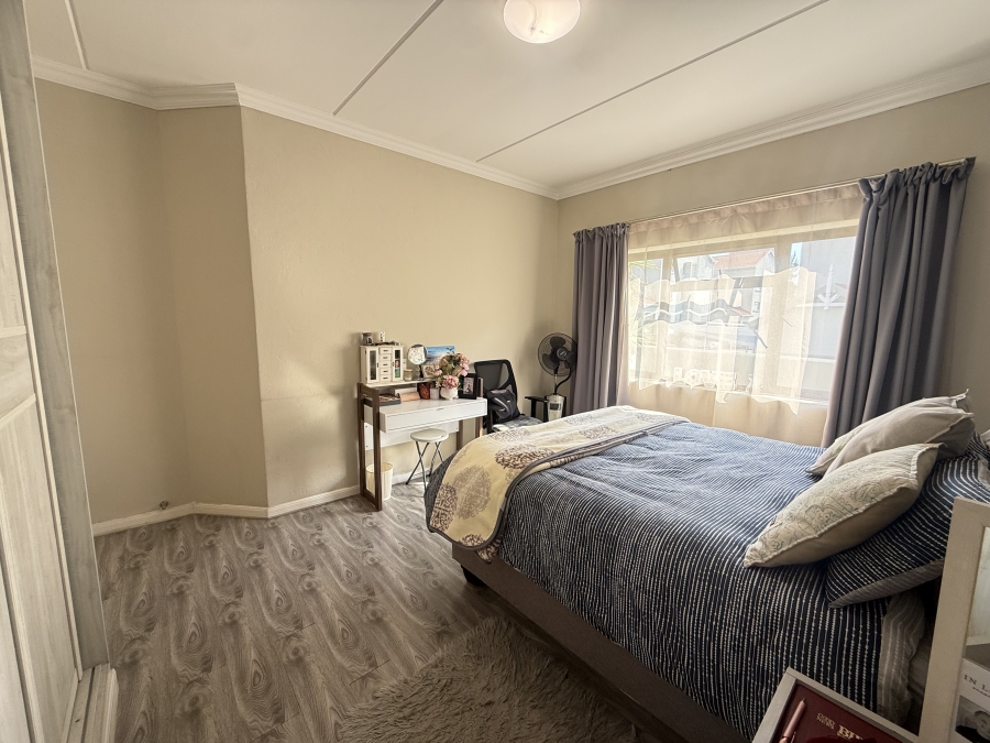 2 Bedroom Property for Sale in Broadacres Gauteng