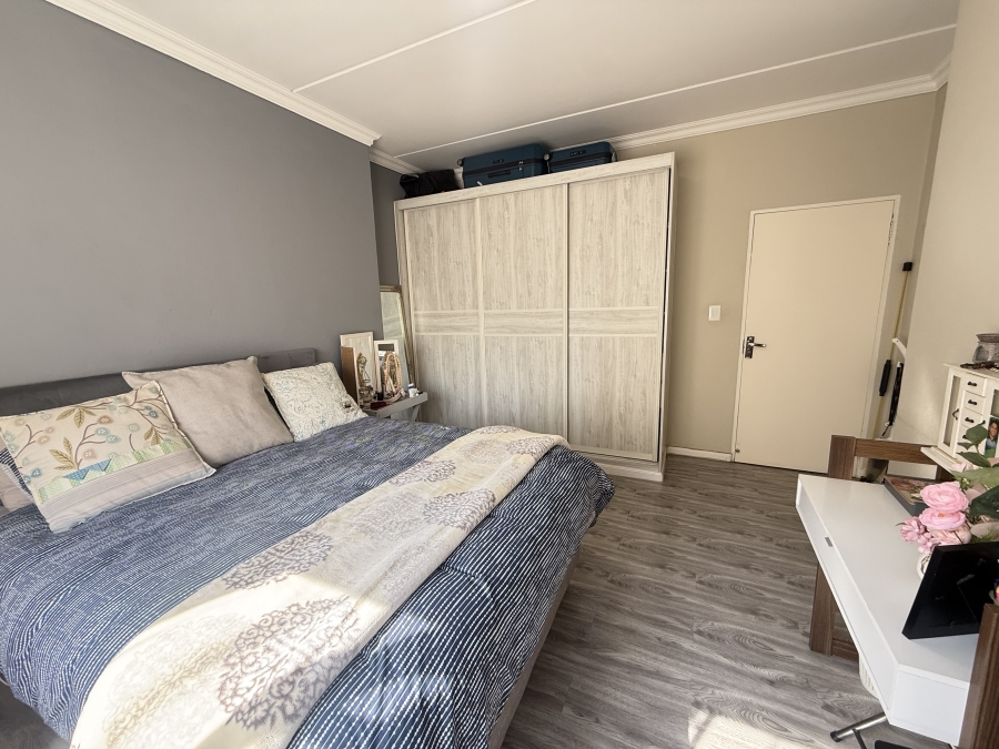 2 Bedroom Property for Sale in Broadacres Gauteng