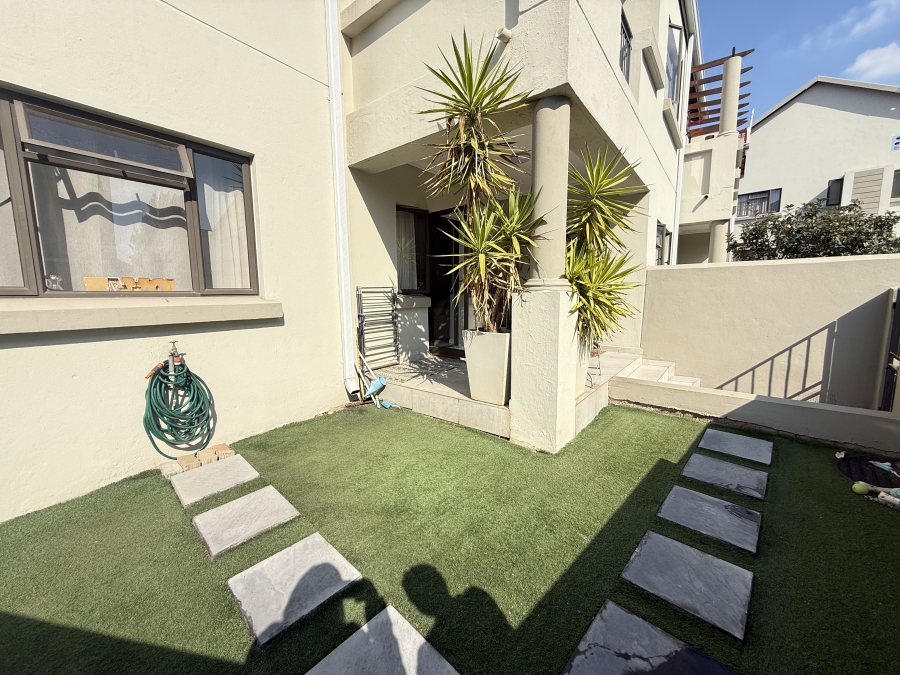 2 Bedroom Property for Sale in Broadacres Gauteng