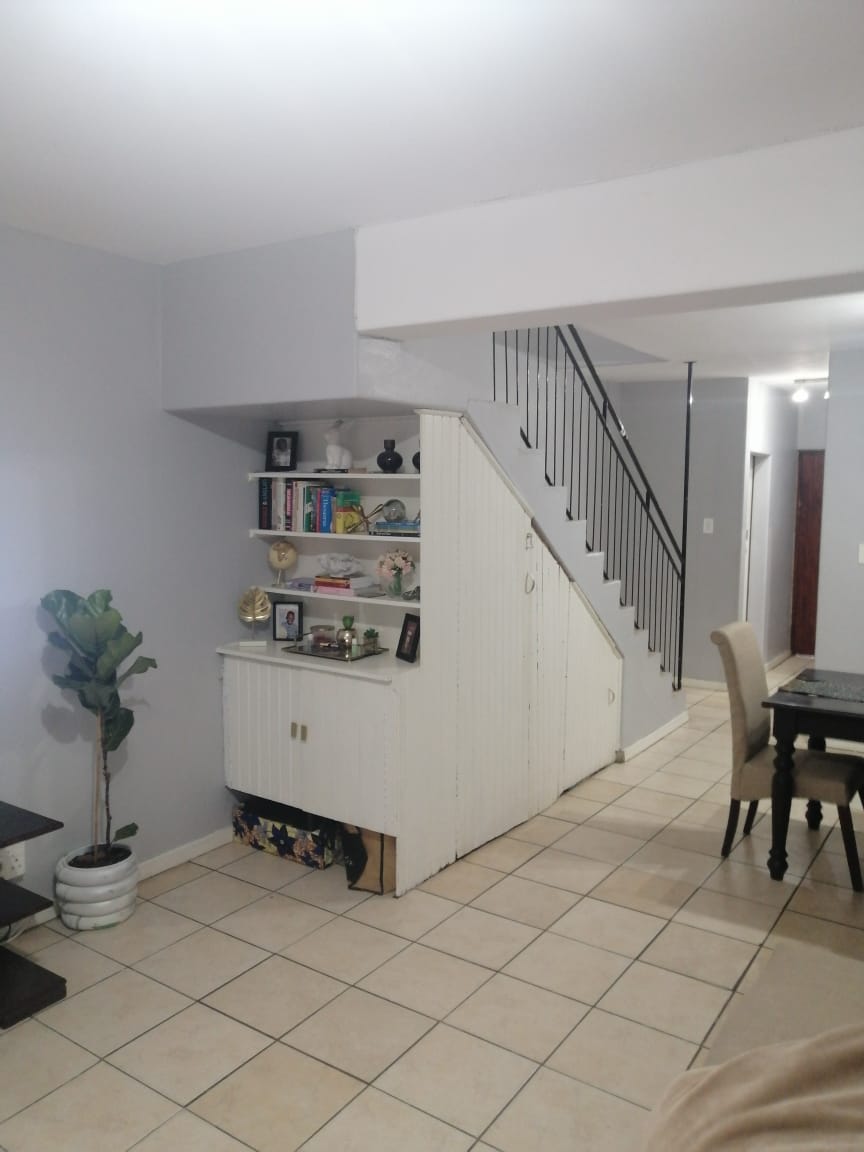 2 Bedroom Property for Sale in Windsor East Gauteng