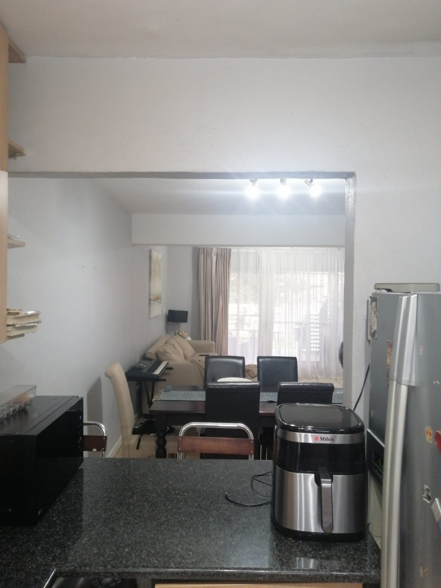 2 Bedroom Property for Sale in Windsor East Gauteng