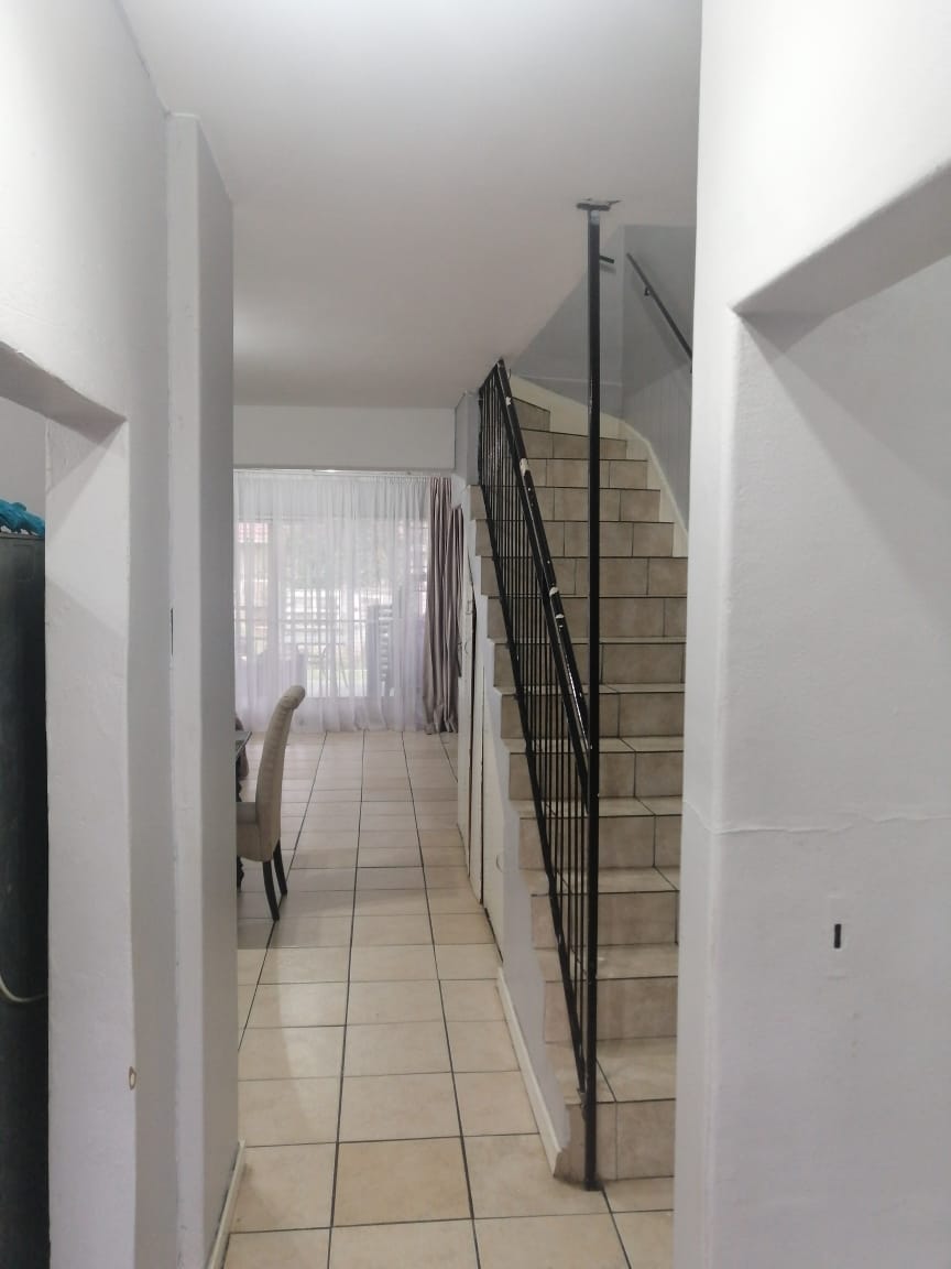 2 Bedroom Property for Sale in Windsor East Gauteng