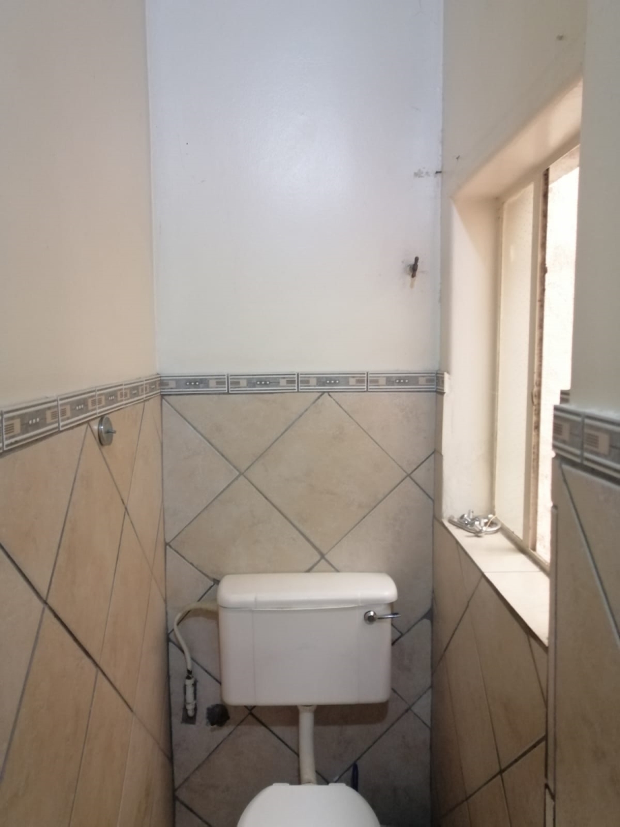 2 Bedroom Property for Sale in Windsor East Gauteng