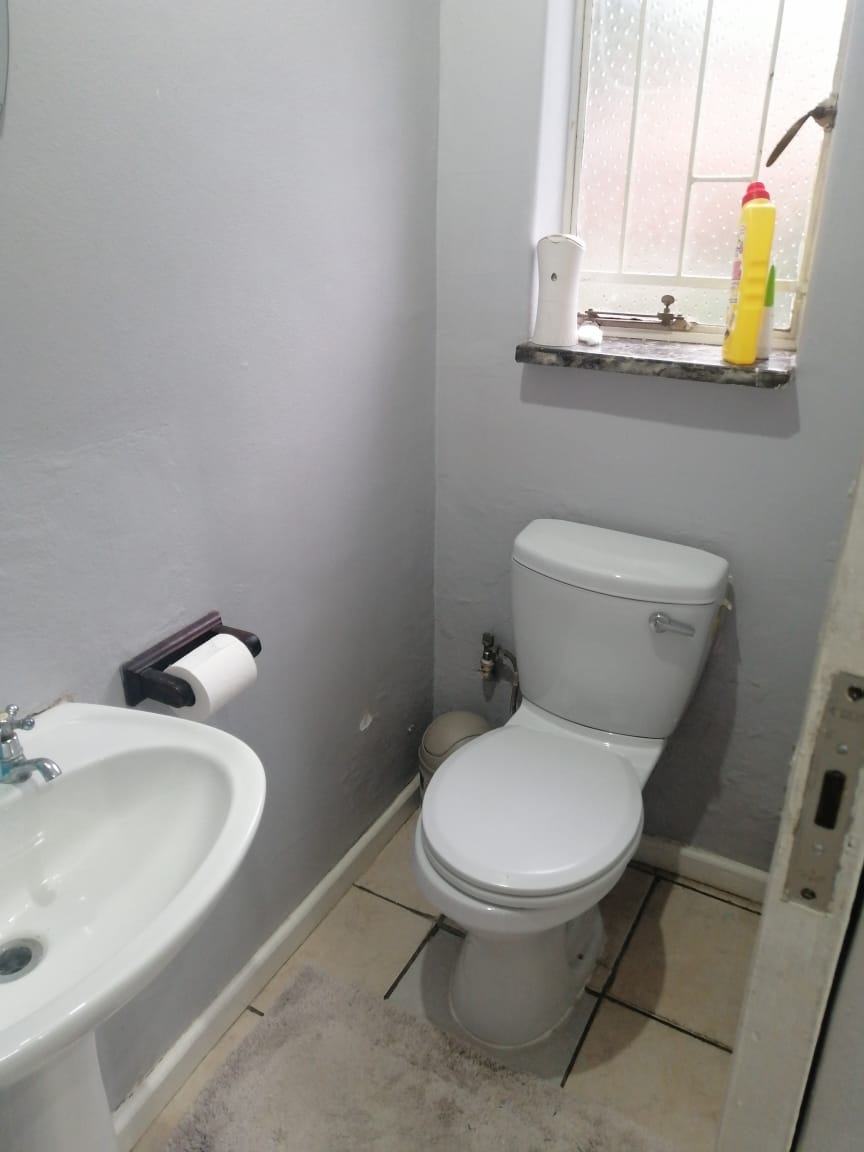 2 Bedroom Property for Sale in Windsor East Gauteng