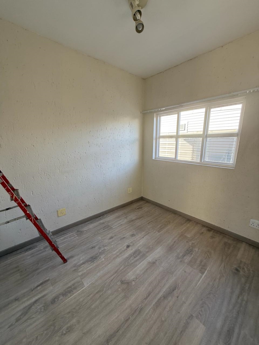 To Let 2 Bedroom Property for Rent in Pineslopes Gauteng
