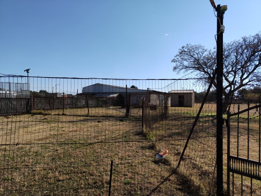 Commercial Property for Sale in Unitas Park Gauteng