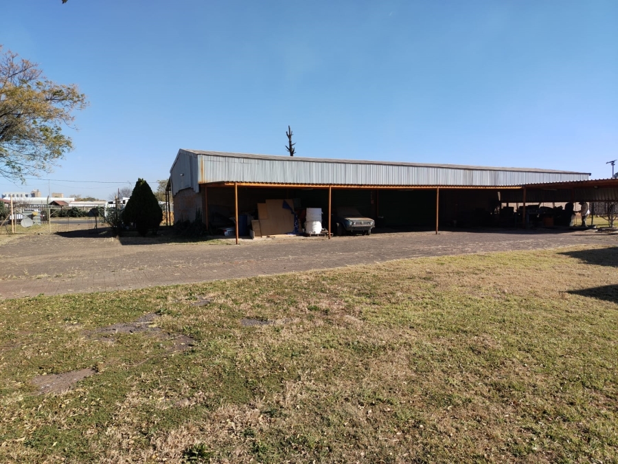 Commercial Property for Sale in Unitas Park Gauteng