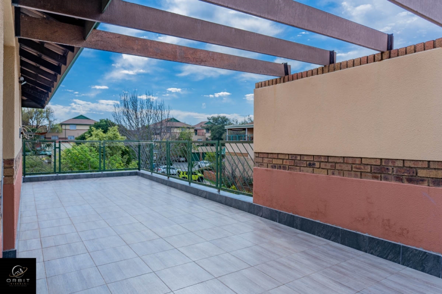2 Bedroom Property for Sale in Elardus Park Gauteng