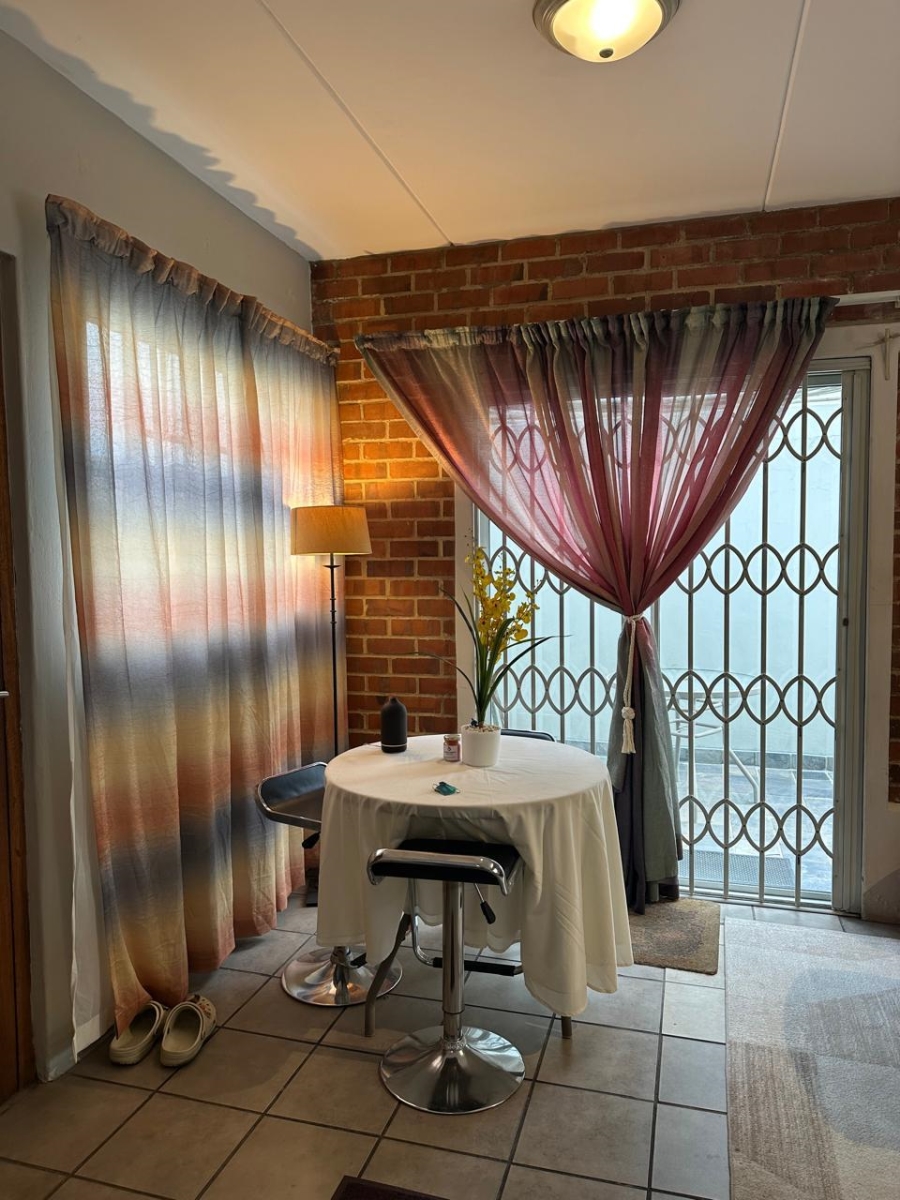 1 Bedroom Property for Sale in Houghton Estate Gauteng