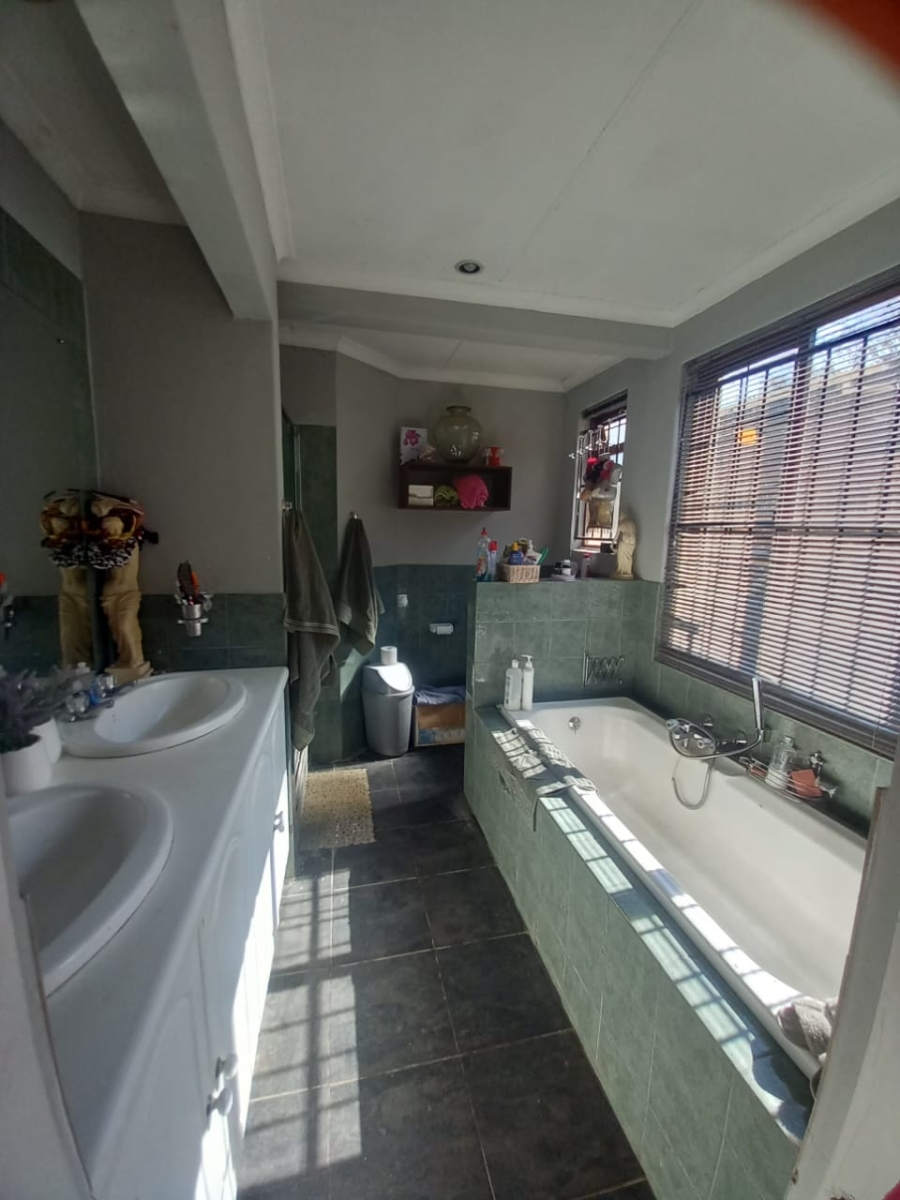 To Let 3 Bedroom Property for Rent in Menlo Park Gauteng