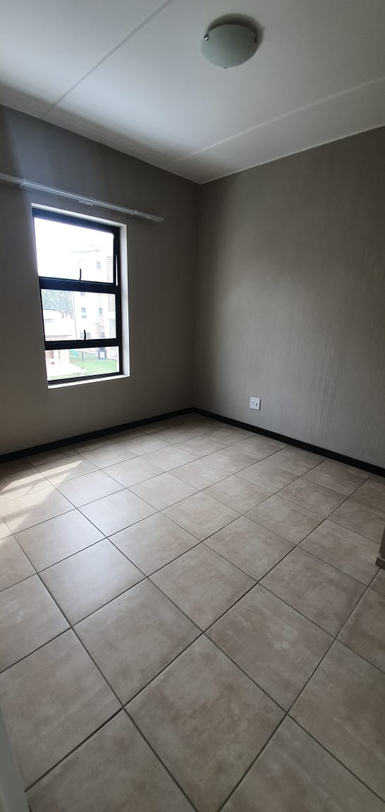 To Let 2 Bedroom Property for Rent in Barbeque Downs Gauteng