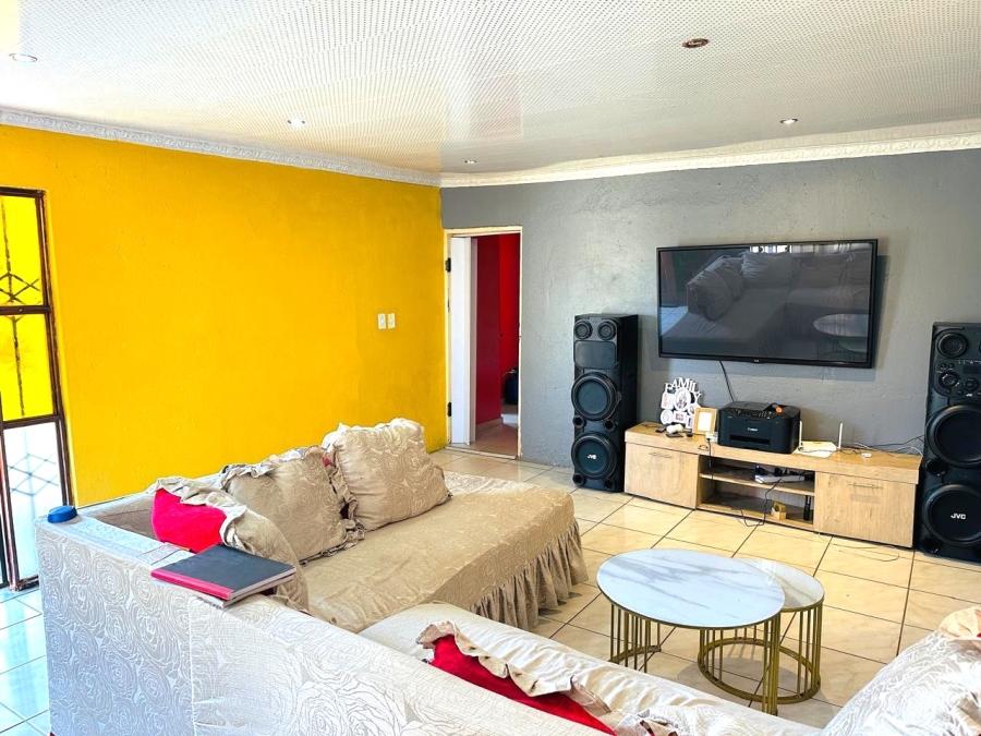 3 Bedroom Property for Sale in Protea Glen Gauteng