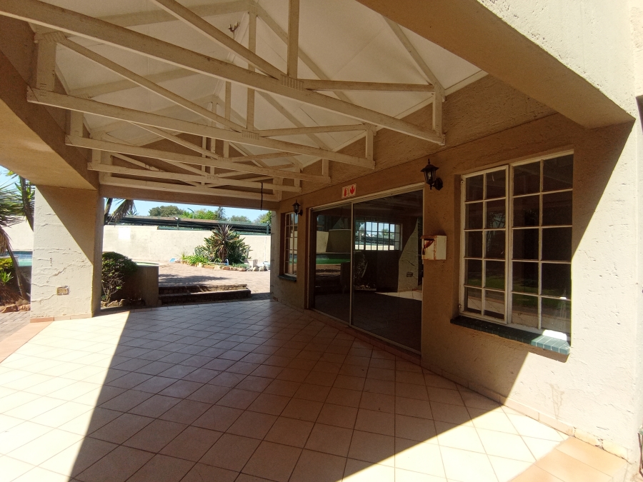 2 Bedroom Property for Sale in Horison Gauteng