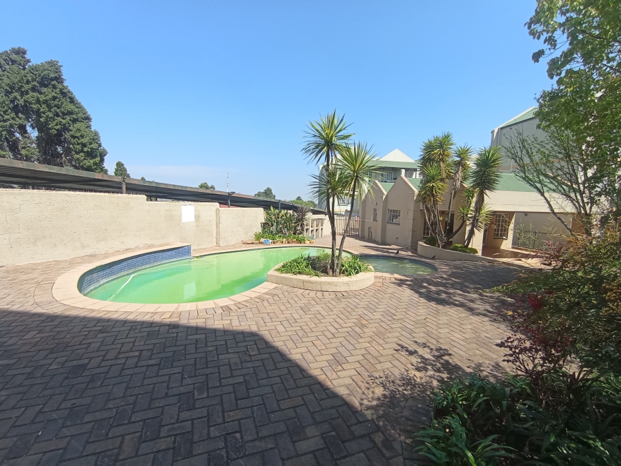 2 Bedroom Property for Sale in Horison Gauteng