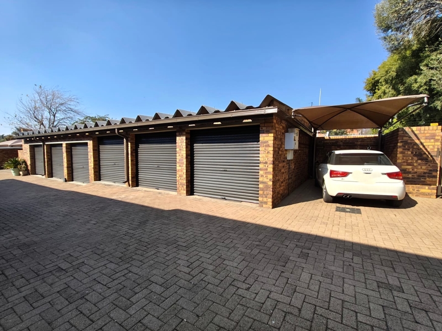 3 Bedroom Property for Sale in New Redruth Gauteng