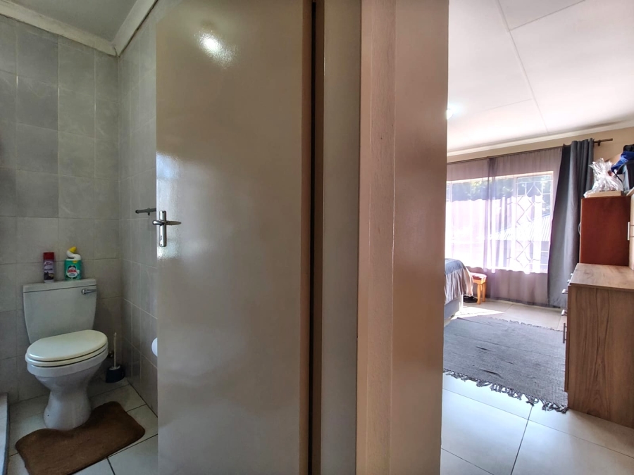 3 Bedroom Property for Sale in New Redruth Gauteng