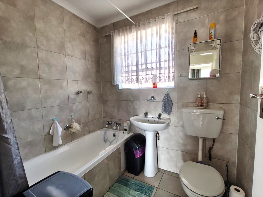 2 Bedroom Property for Sale in Verwoerdpark Gauteng