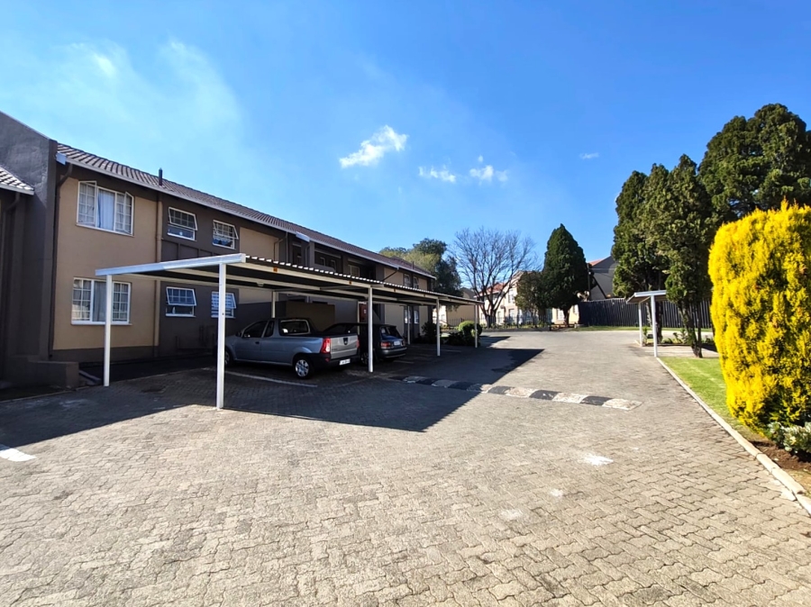 2 Bedroom Property for Sale in Verwoerdpark Gauteng