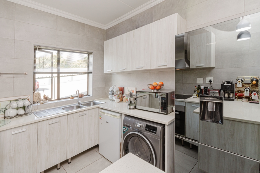 2 Bedroom Property for Sale in Broadacres Gauteng
