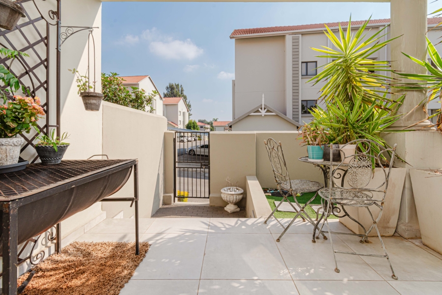2 Bedroom Property for Sale in Broadacres Gauteng
