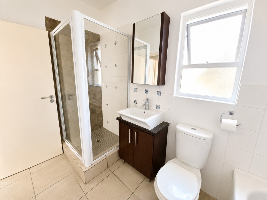 To Let 1 Bedroom Property for Rent in Pineslopes Gauteng