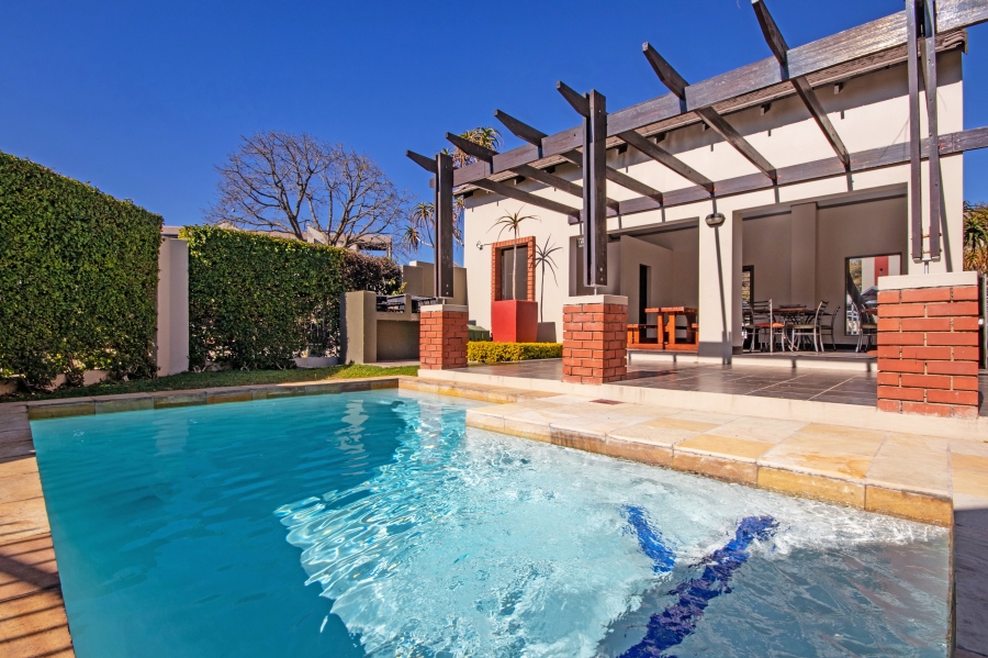 To Let 1 Bedroom Property for Rent in Pineslopes Gauteng
