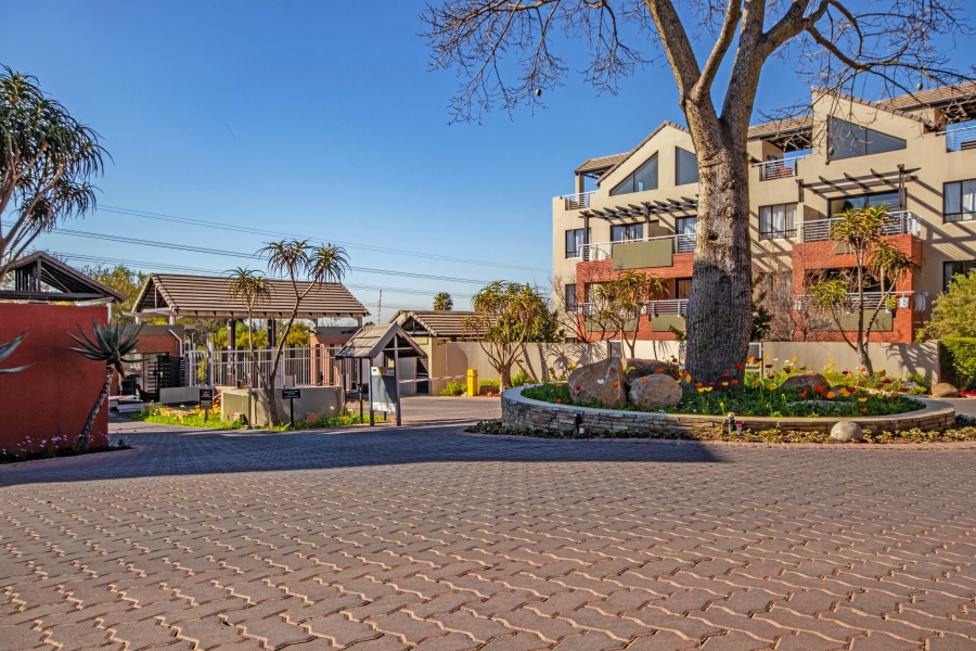 To Let 1 Bedroom Property for Rent in Pineslopes Gauteng