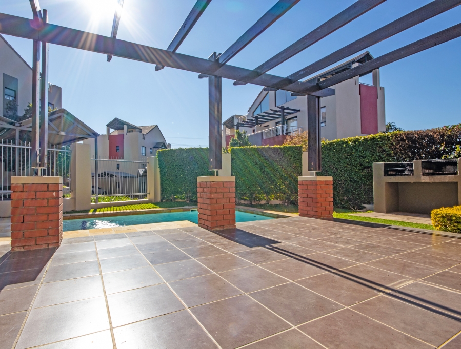 To Let 1 Bedroom Property for Rent in Pineslopes Gauteng