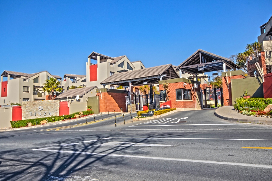 To Let 1 Bedroom Property for Rent in Pineslopes Gauteng