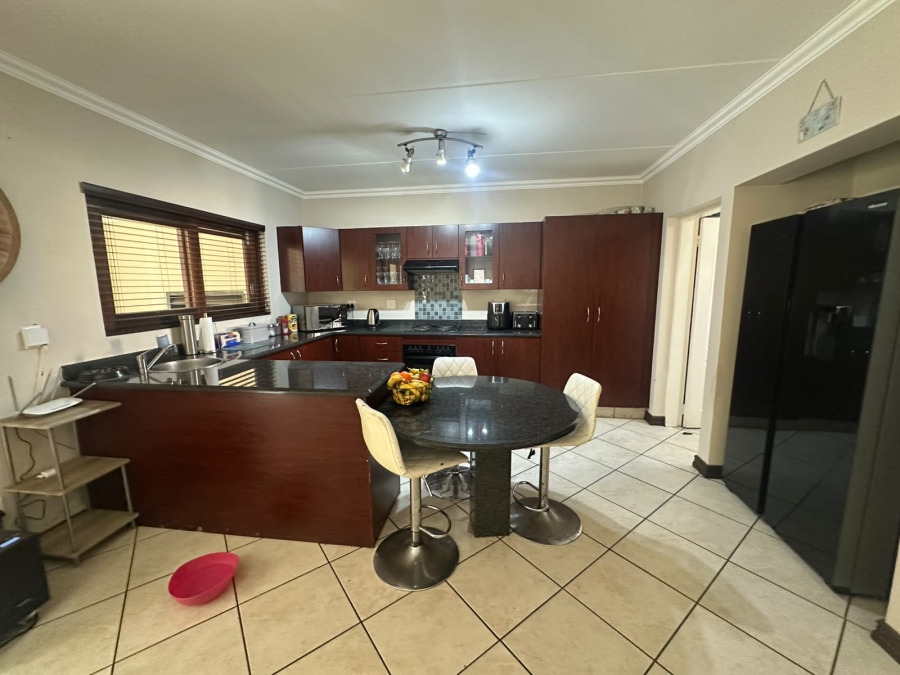 3 Bedroom Property for Sale in Glenvista Gauteng