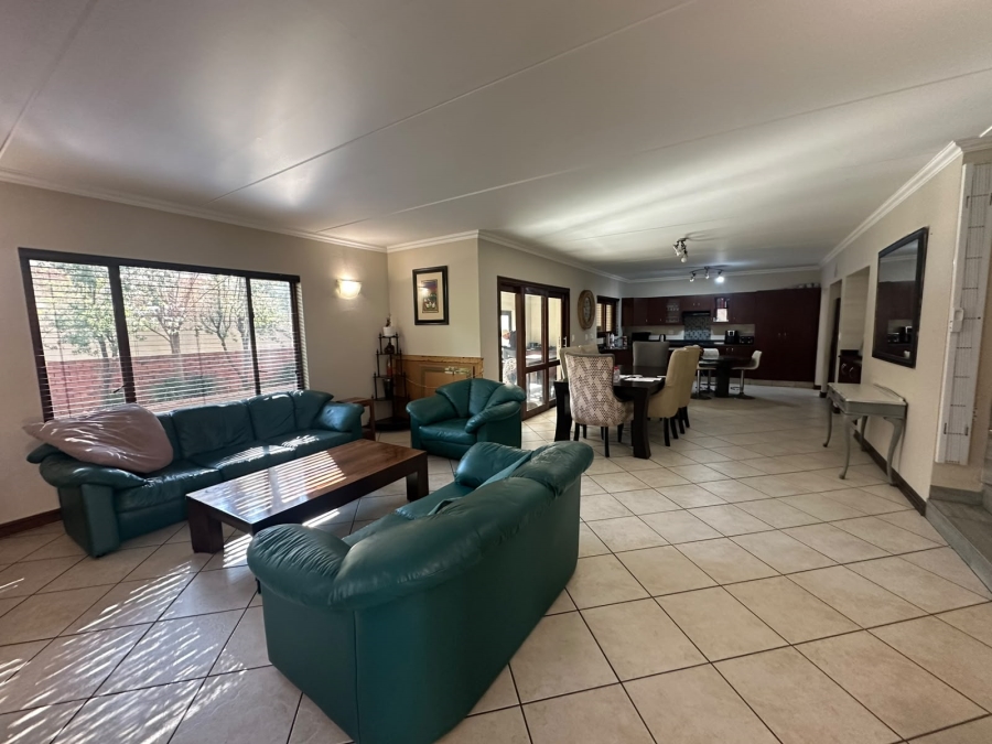 3 Bedroom Property for Sale in Glenvista Gauteng
