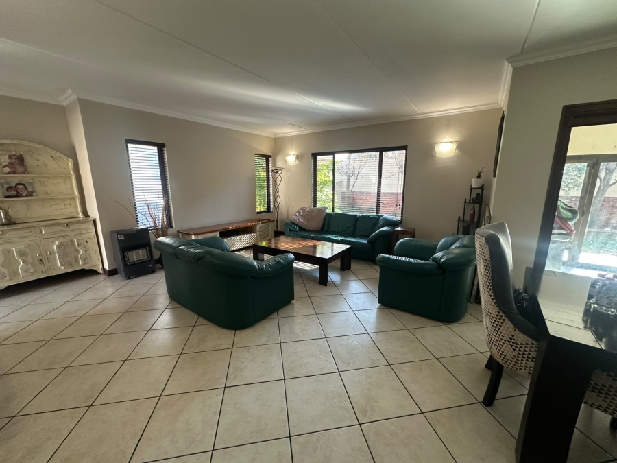 3 Bedroom Property for Sale in Glenvista Gauteng