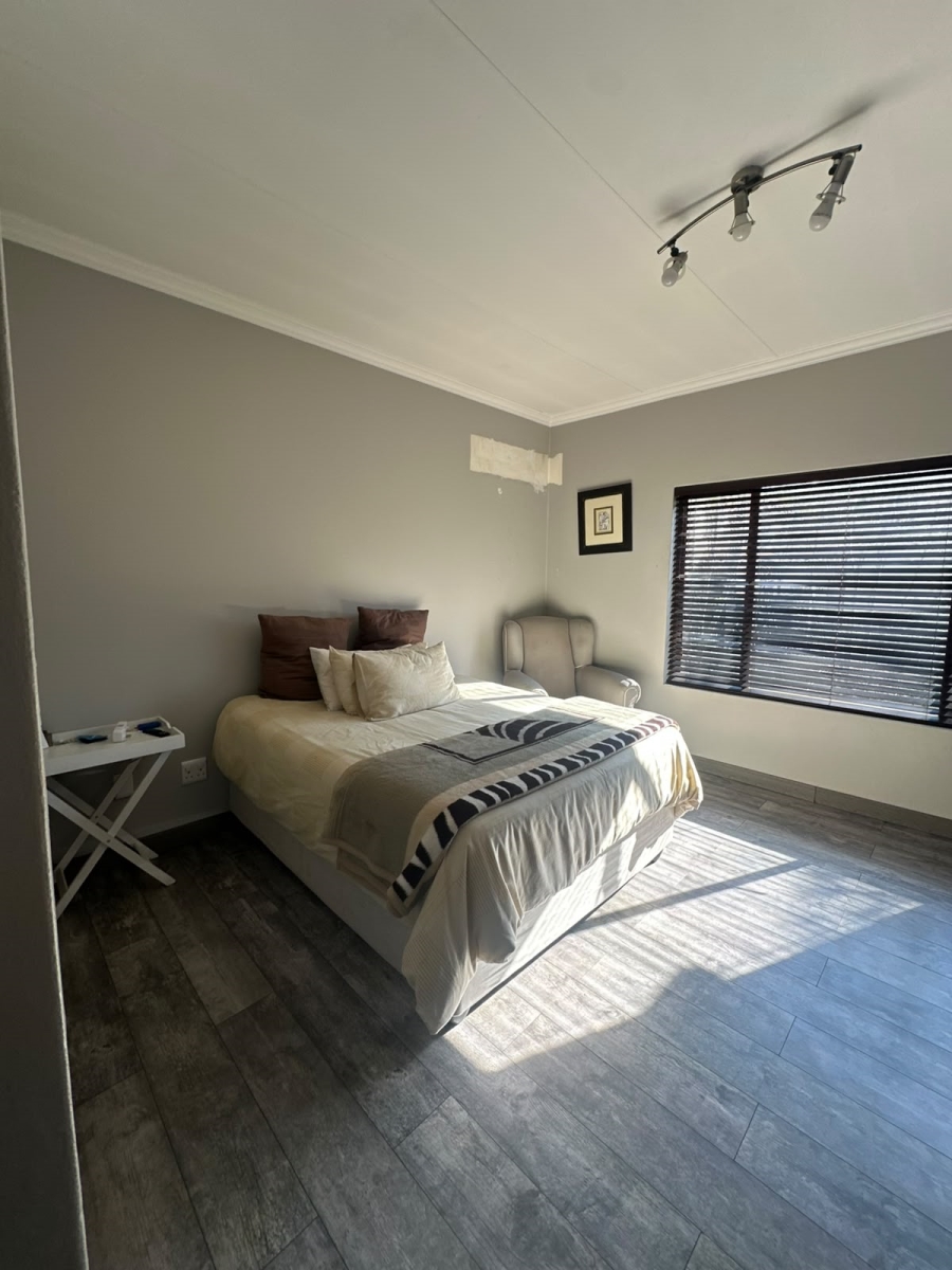 3 Bedroom Property for Sale in Glenvista Gauteng