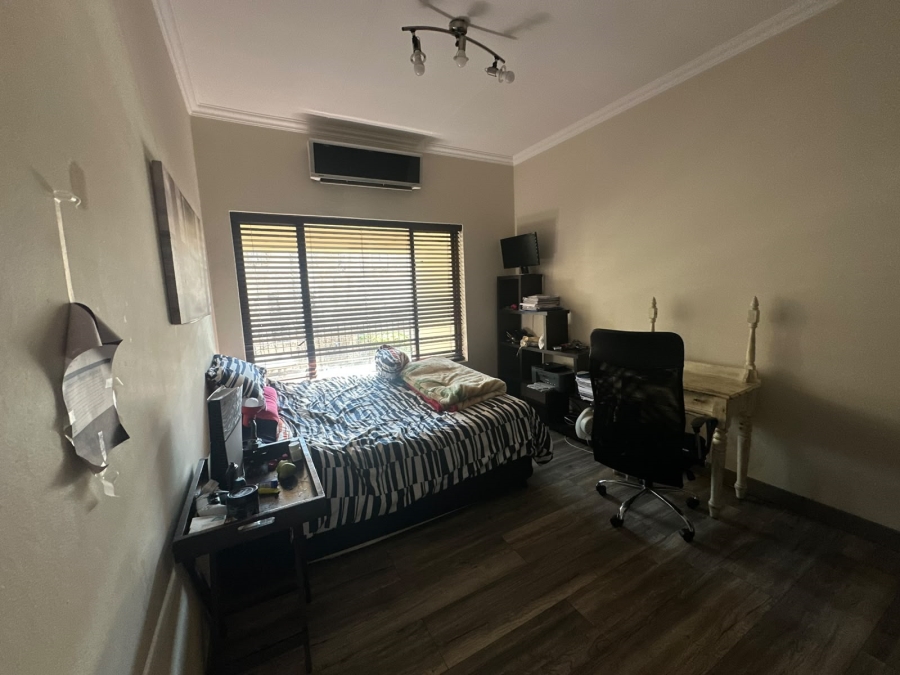 3 Bedroom Property for Sale in Glenvista Gauteng