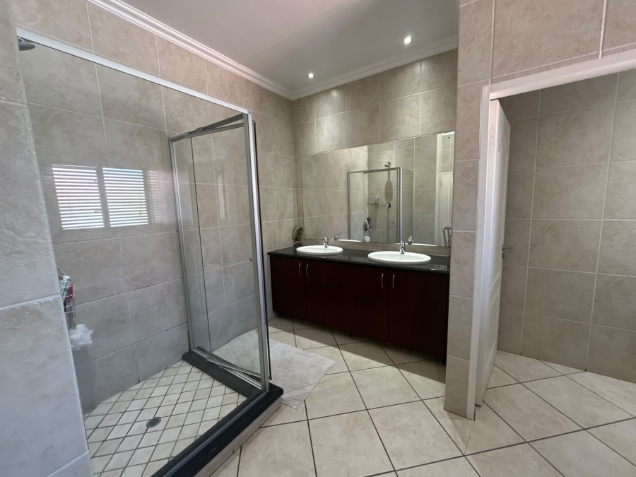 3 Bedroom Property for Sale in Glenvista Gauteng