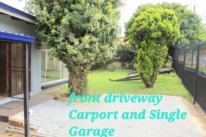 6 Bedroom Property for Sale in Discovery Gauteng