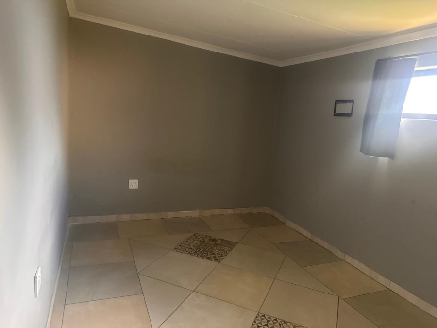 6 Bedroom Property for Sale in Discovery Gauteng