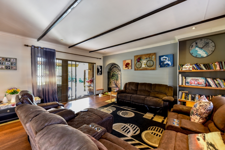 4 Bedroom Property for Sale in Doringkloof Gauteng