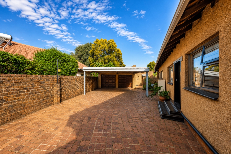 4 Bedroom Property for Sale in Doringkloof Gauteng