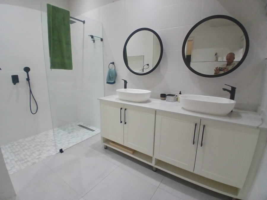 9 Bedroom Property for Sale in Waterkloof Gauteng