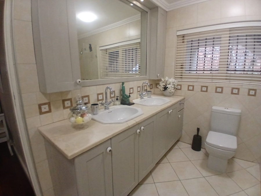 9 Bedroom Property for Sale in Waterkloof Gauteng