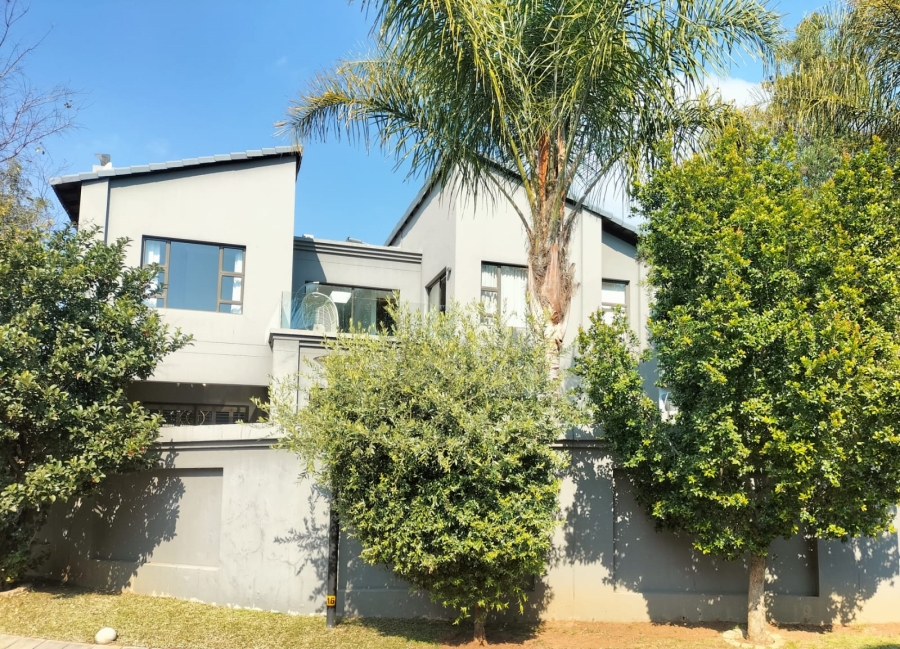 5 Bedroom Property for Sale in Beverley Gauteng