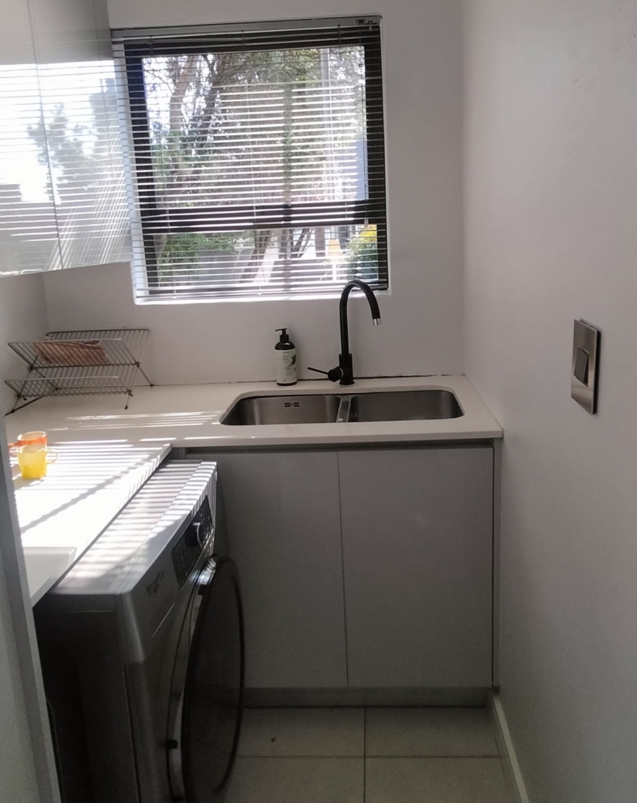 5 Bedroom Property for Sale in Beverley Gauteng