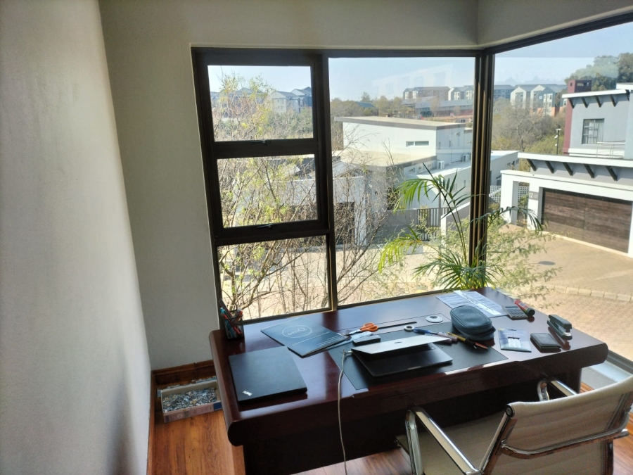 5 Bedroom Property for Sale in Beverley Gauteng
