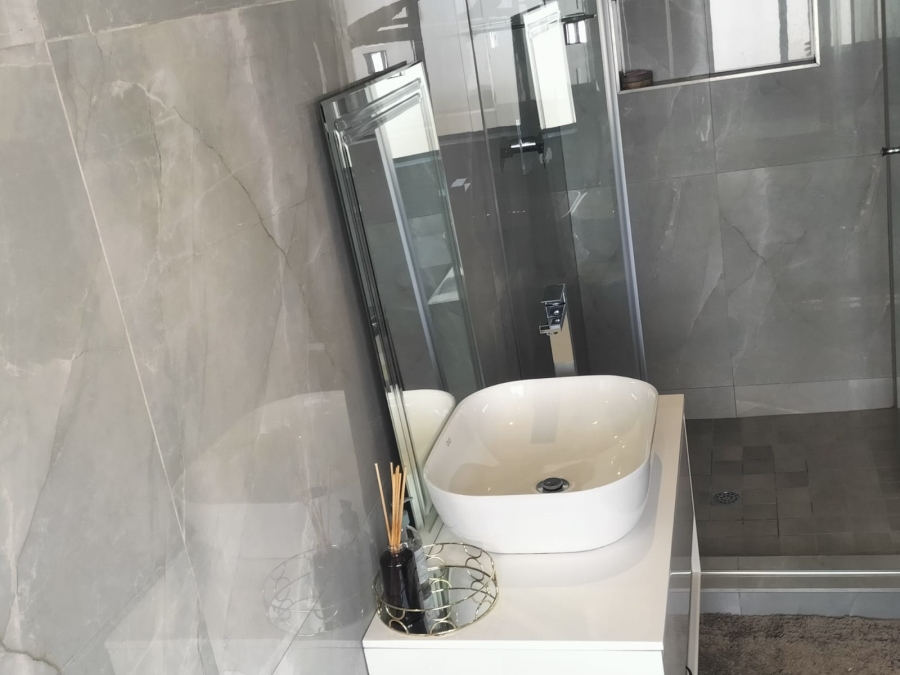 5 Bedroom Property for Sale in Beverley Gauteng