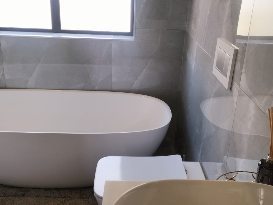 5 Bedroom Property for Sale in Beverley Gauteng